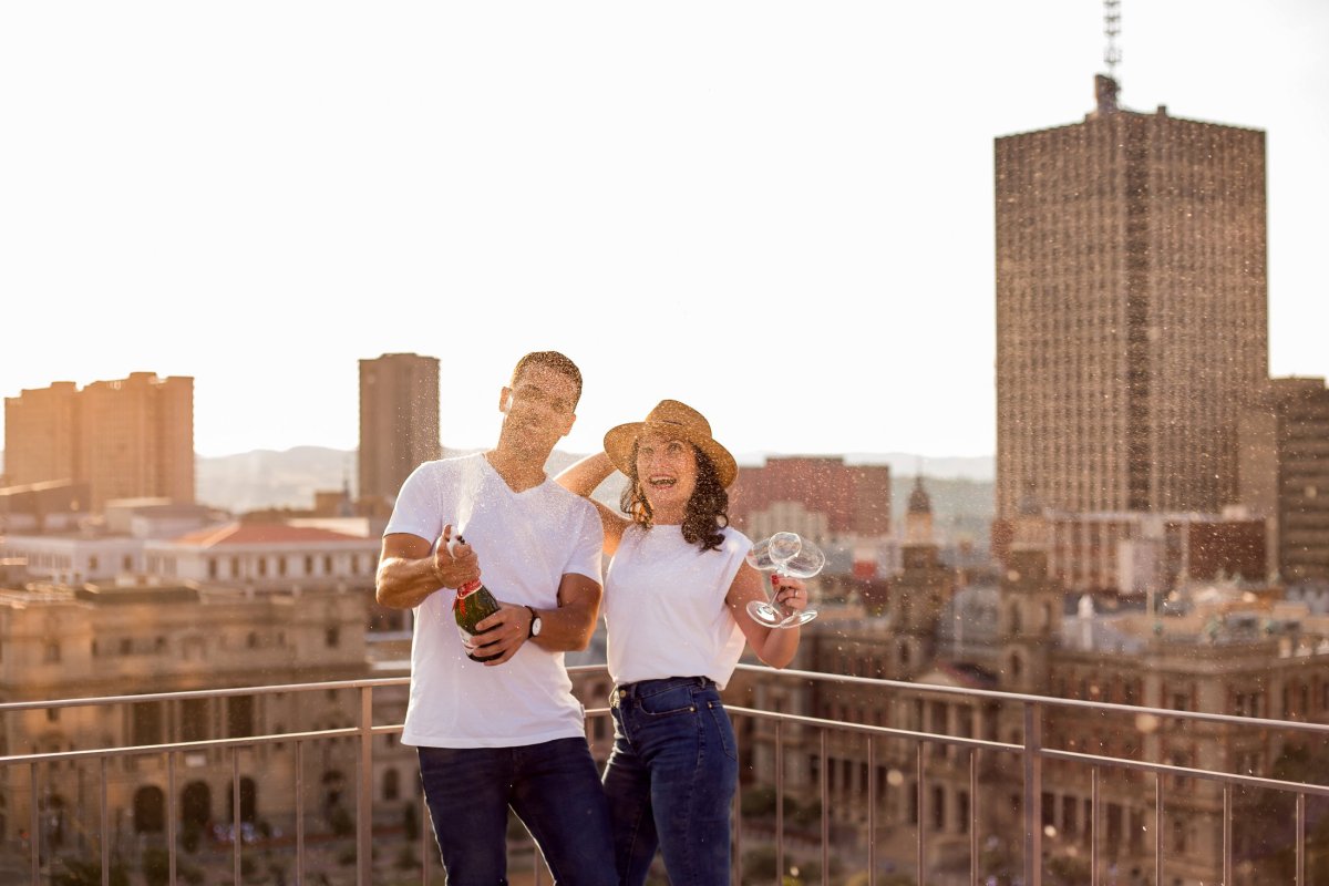 Malcolm & Keshia se Verlowing Fotosessie in Pretoria se Middestad