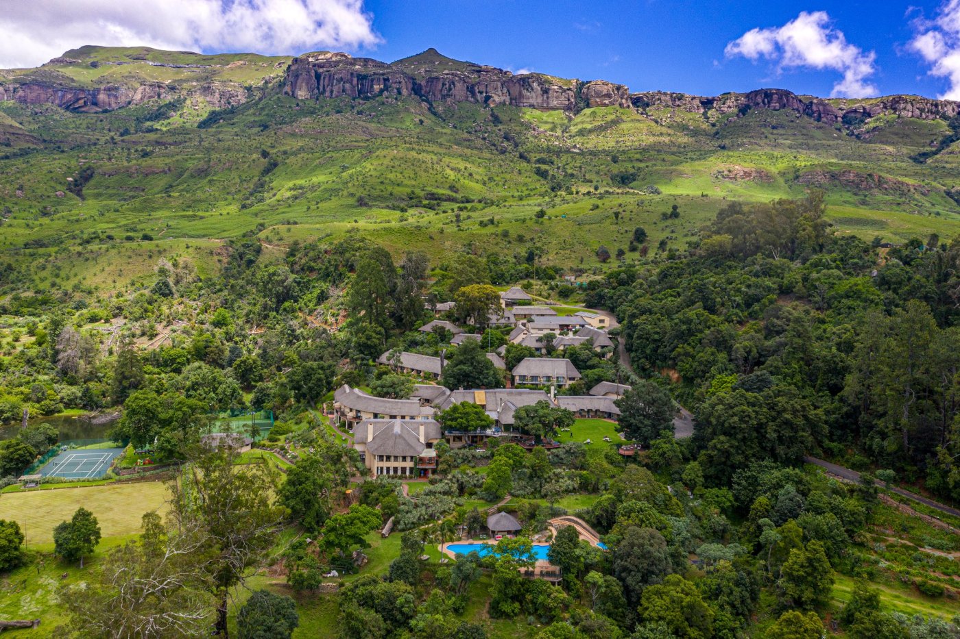 ŉ Wegbreek na The Cavern Resort & Spa